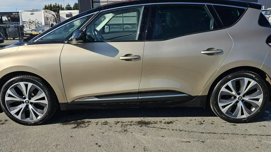 RENAULT Scenic -