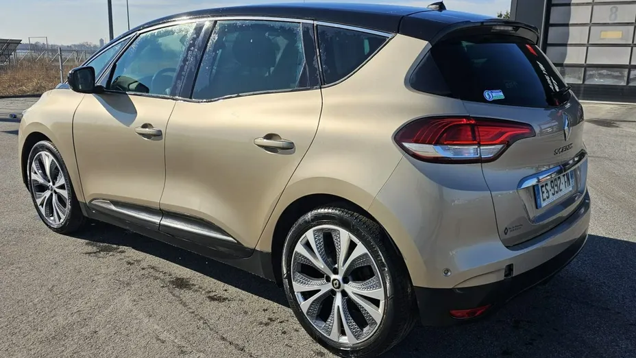 RENAULT Scenic -