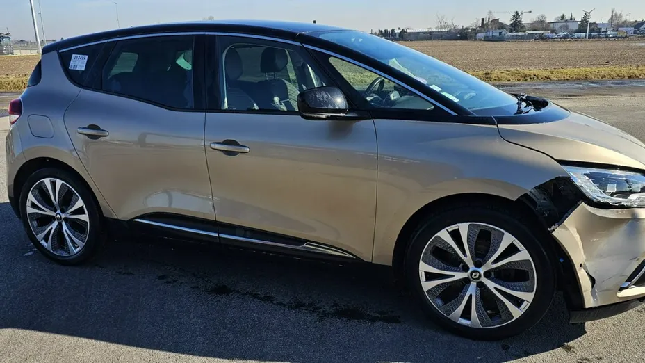 RENAULT Scenic -