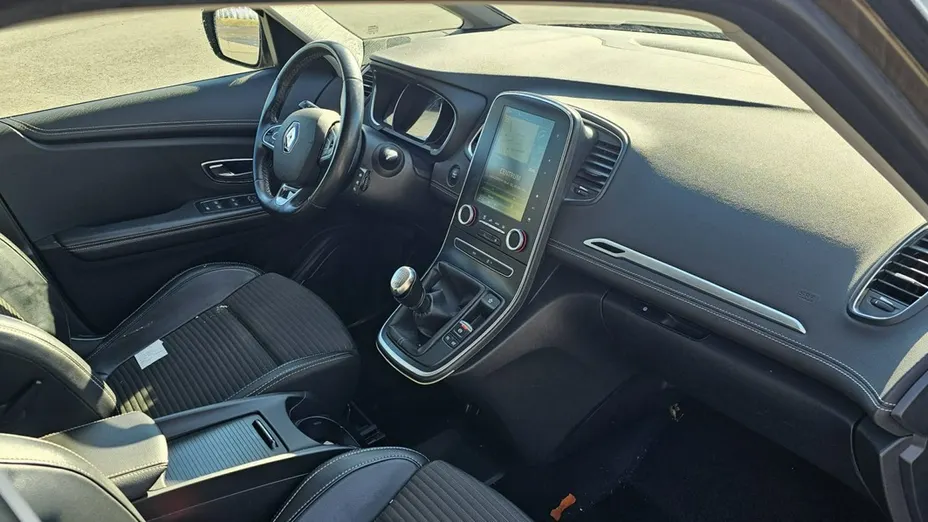 RENAULT Scenic -