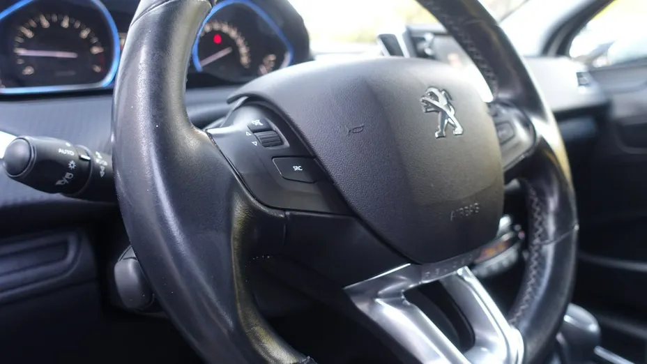 PEUGEOT 2008 -