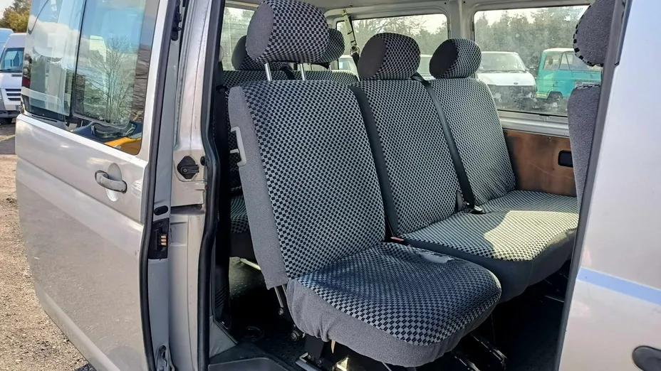 VOLKSWAGEN Transporter -