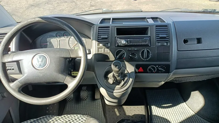 VOLKSWAGEN Transporter -