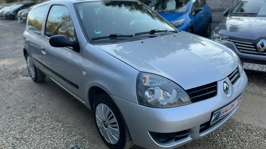 RENAULT Clio -
