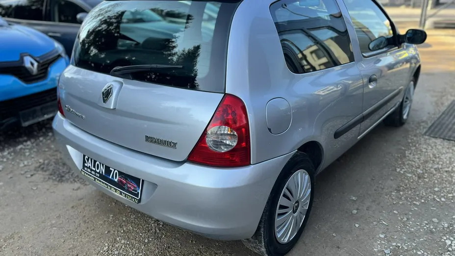 RENAULT Clio -