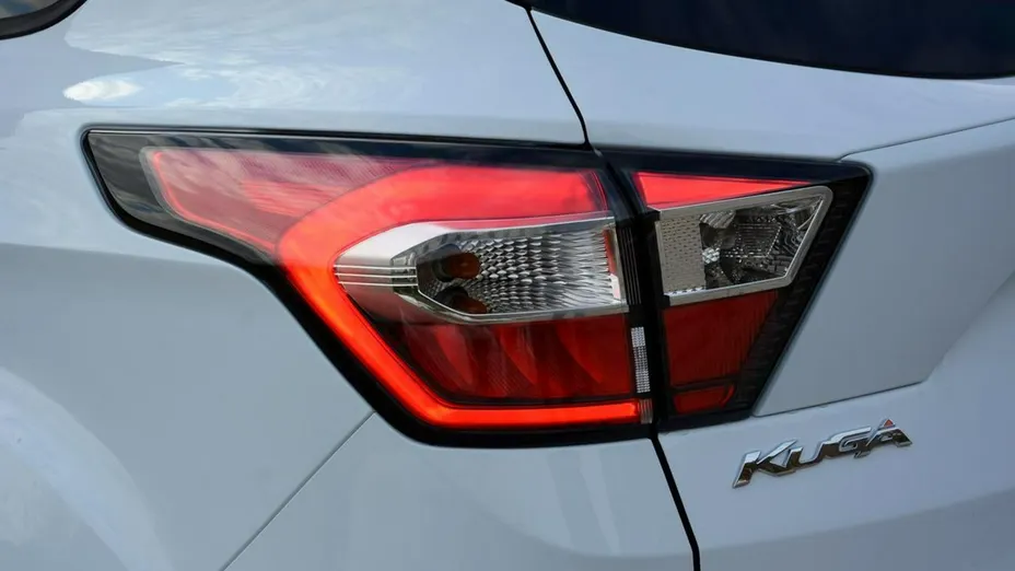 FORD Kuga -