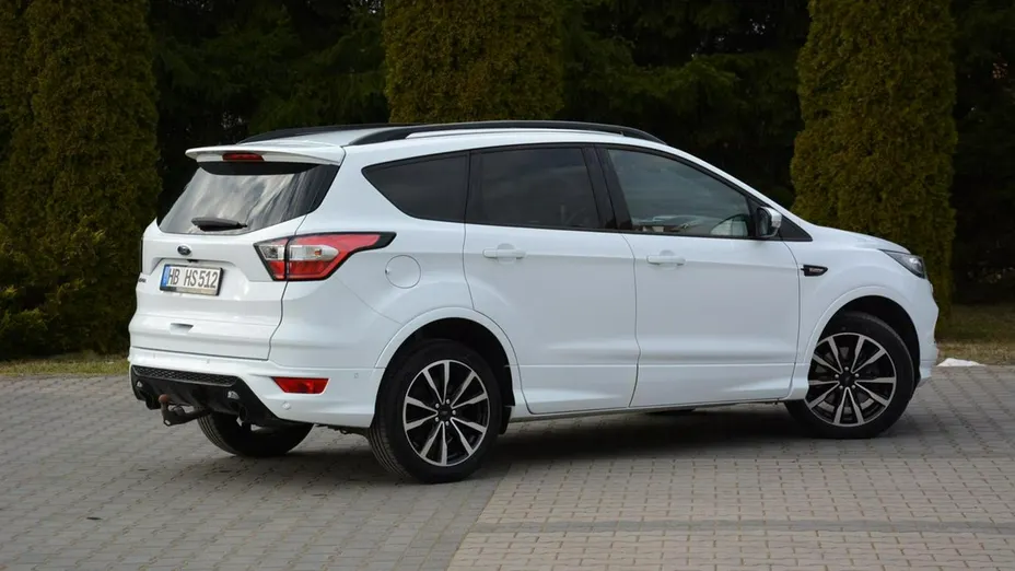 FORD Kuga -