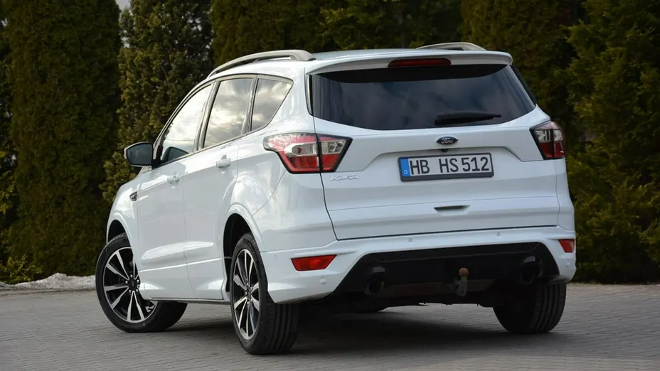 FORD Kuga -