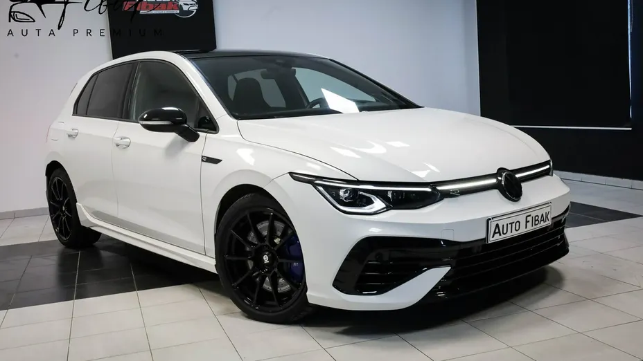 VOLKSWAGEN Golf -