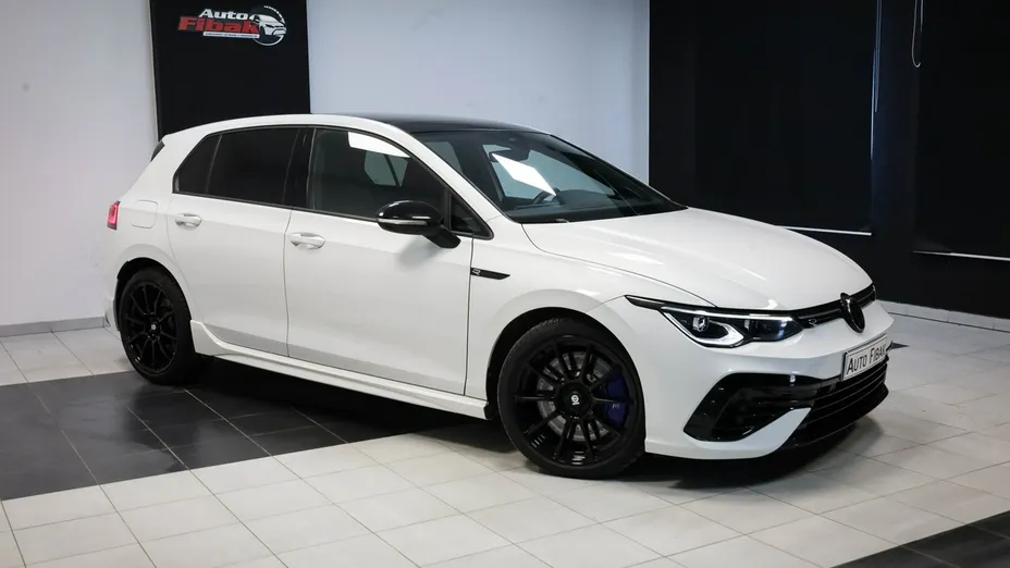 VOLKSWAGEN Golf -