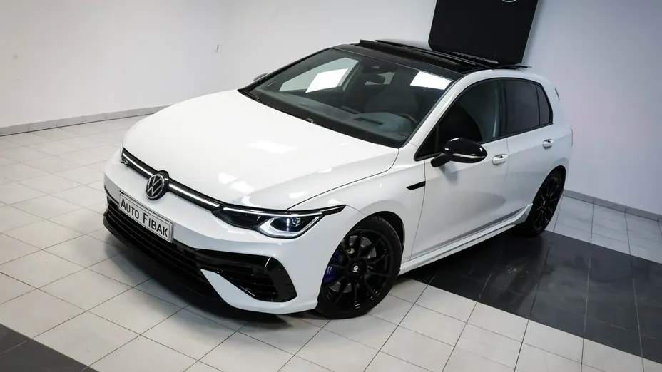 VOLKSWAGEN Golf -