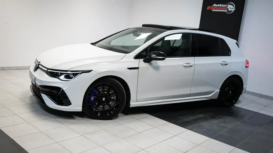 VOLKSWAGEN Golf -