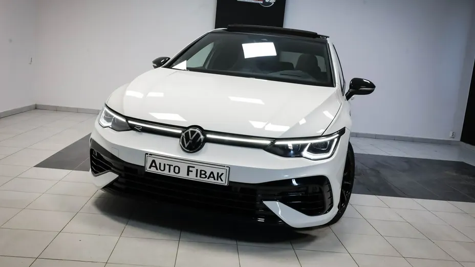 VOLKSWAGEN Golf -
