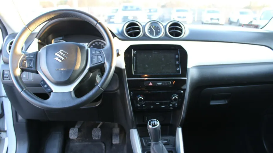 SUZUKI Vitara -