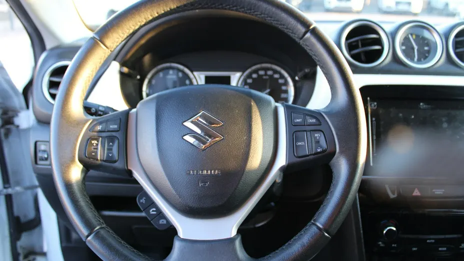 SUZUKI Vitara -