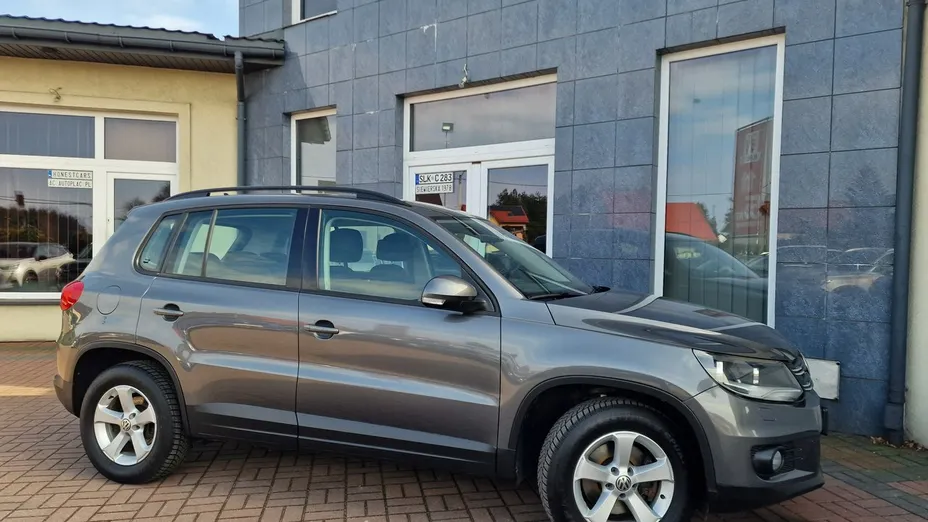 VOLKSWAGEN Tiguan -