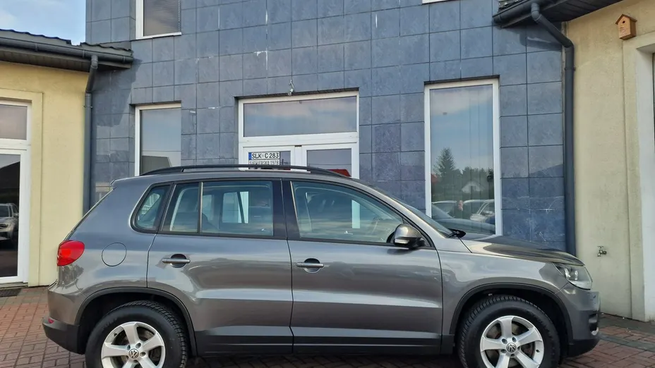 VOLKSWAGEN Tiguan -