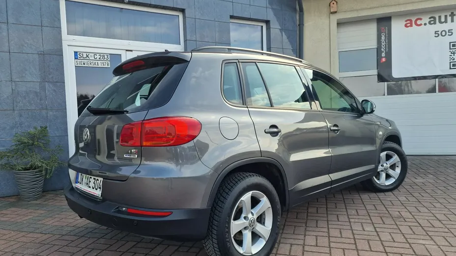 VOLKSWAGEN Tiguan -