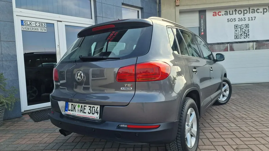 VOLKSWAGEN Tiguan -