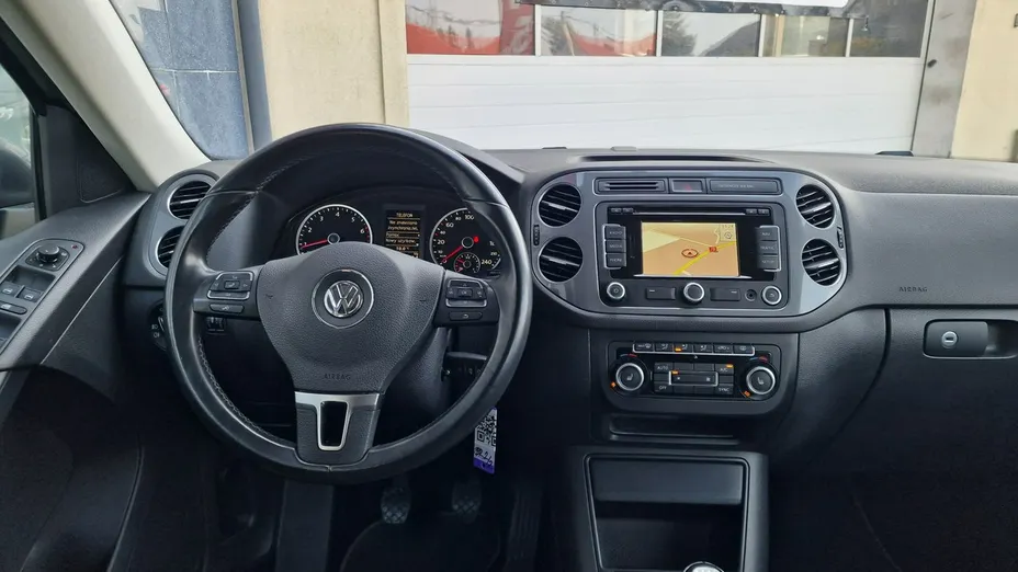 VOLKSWAGEN Tiguan -