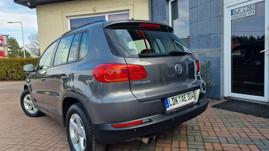 VOLKSWAGEN Tiguan -