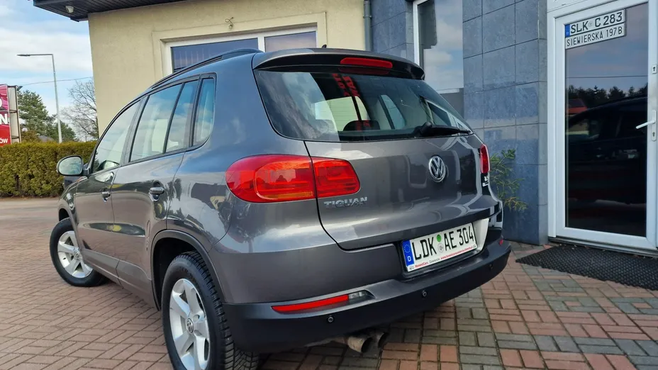 VOLKSWAGEN Tiguan -