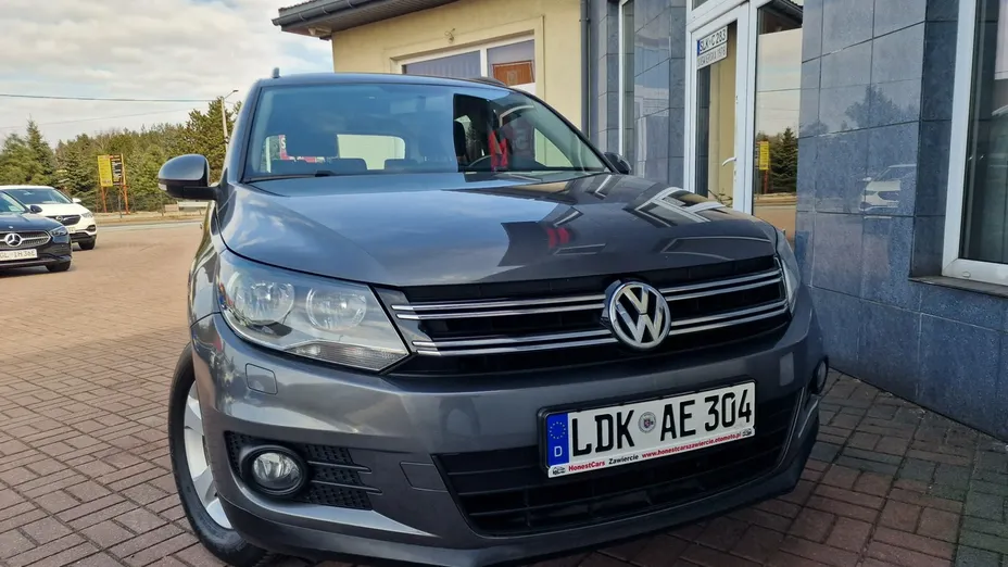VOLKSWAGEN Tiguan -