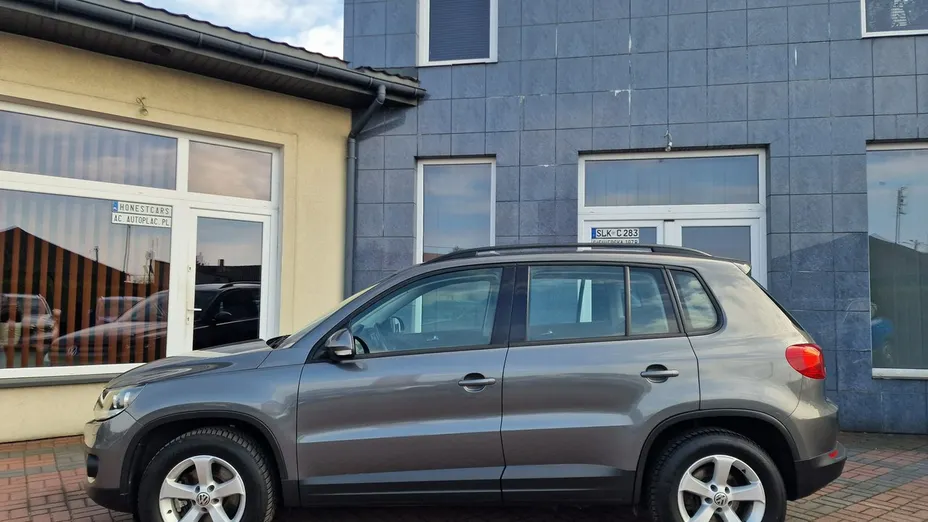 VOLKSWAGEN Tiguan -