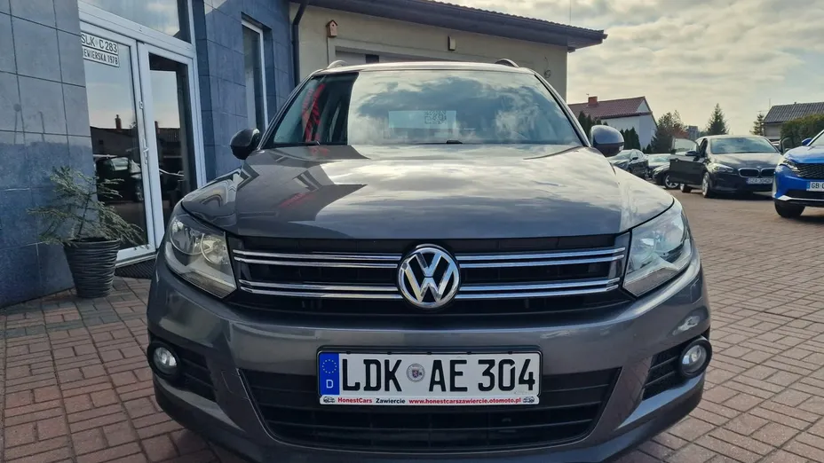 VOLKSWAGEN Tiguan -