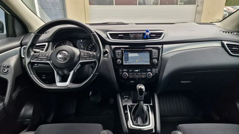 NISSAN Qashqai -