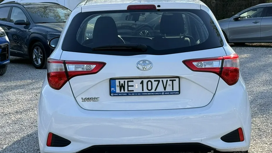 TOYOTA Yaris -