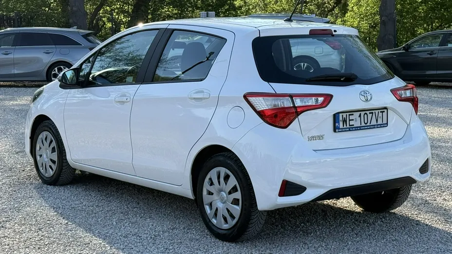 TOYOTA Yaris -
