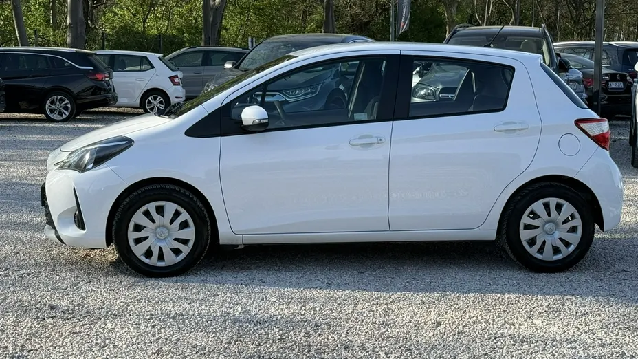 TOYOTA Yaris -