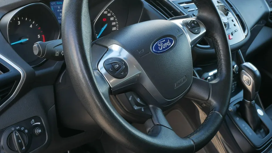 FORD Kuga -