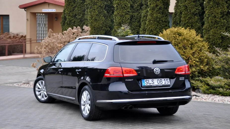VOLKSWAGEN Passat -