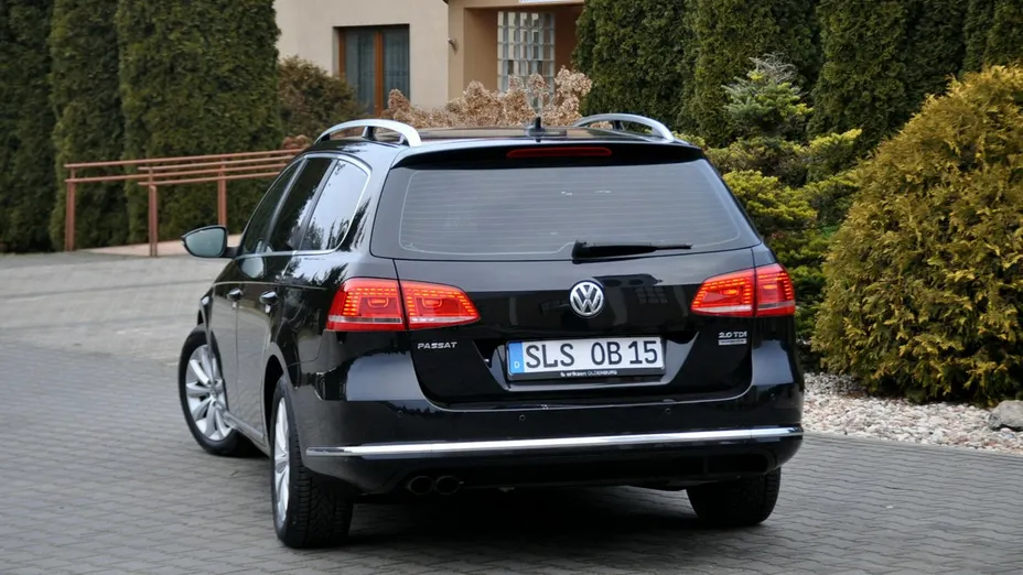 VOLKSWAGEN Passat -