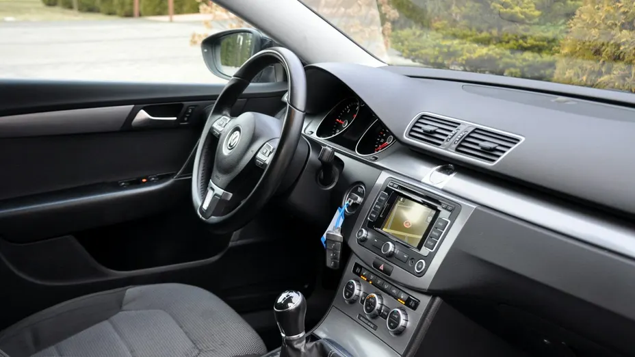 VOLKSWAGEN Passat -