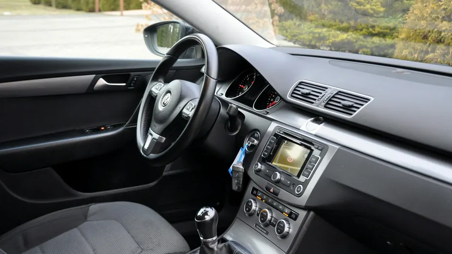 VOLKSWAGEN Passat -