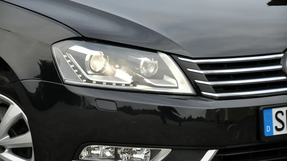 VOLKSWAGEN Passat -