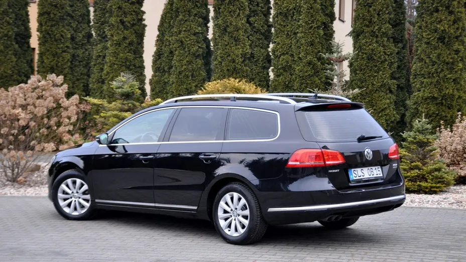 VOLKSWAGEN Passat -