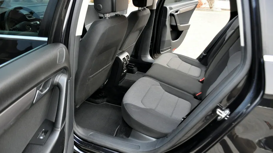 VOLKSWAGEN Passat -