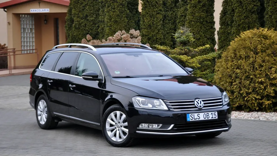 VOLKSWAGEN Passat -