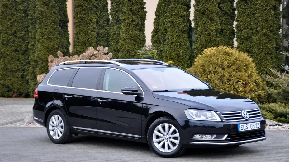 VOLKSWAGEN Passat -