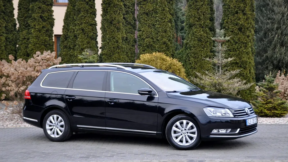 VOLKSWAGEN Passat -