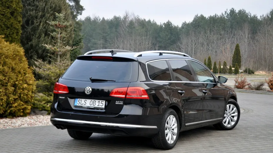 VOLKSWAGEN Passat -