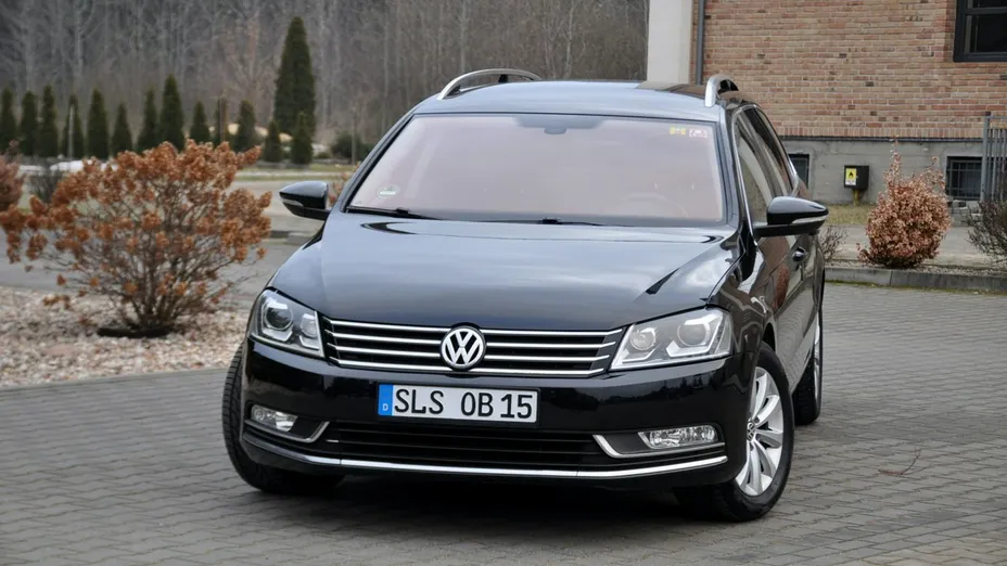 VOLKSWAGEN Passat -