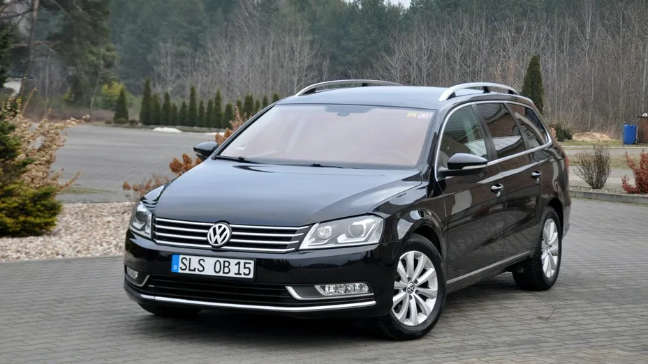 VOLKSWAGEN Passat -