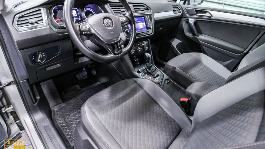 VOLKSWAGEN Tiguan -