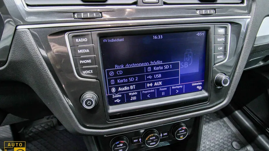 VOLKSWAGEN Tiguan -