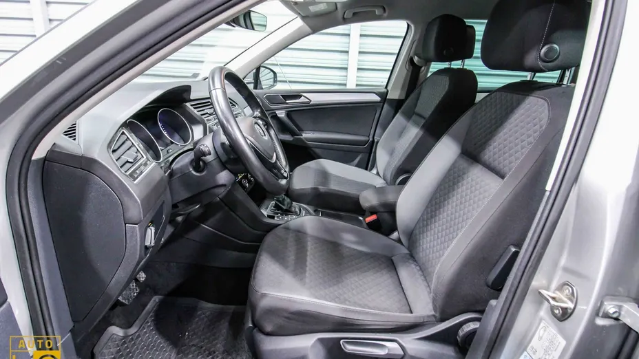 VOLKSWAGEN Tiguan -